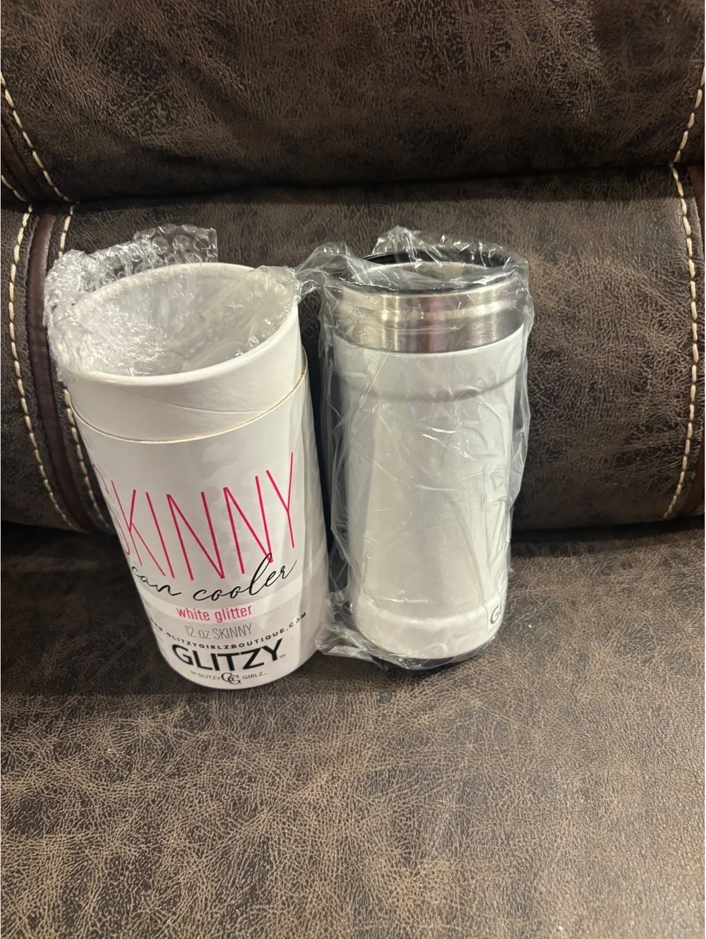 Glitzy Girlz White Glitter Skinny Can Cooler 12 Oz Slim Can Insulated NEW